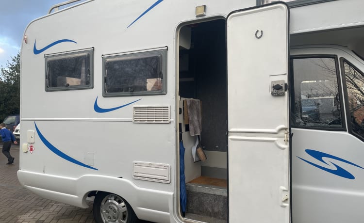 4 berth, off grid, modernised Fiat Ducato with U lounge