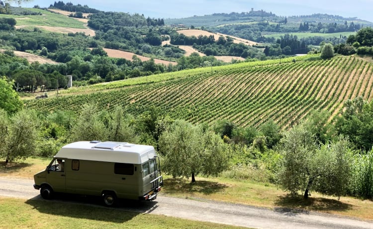 Jacky – Camping-car branché et entièrement équipé !