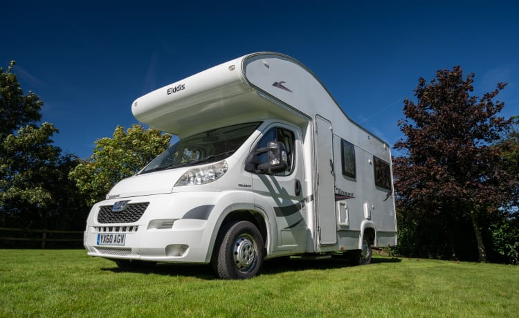 2-4 berth Peugeot - Elddis Autoquest 145