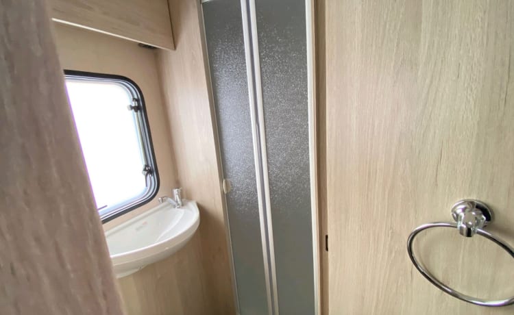 C72 – 2024 Auto-Trail C72 six berth + six seatbelts on car license 