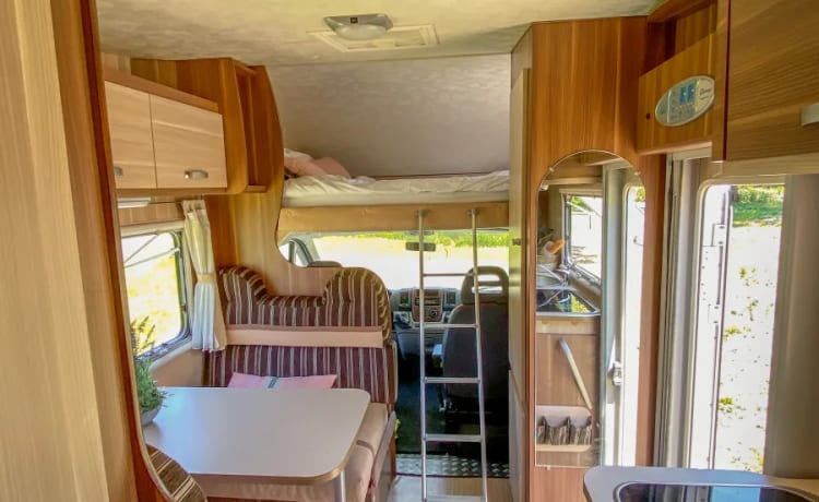 The Princess – Princess camper - spacious alcove camper for 6 people