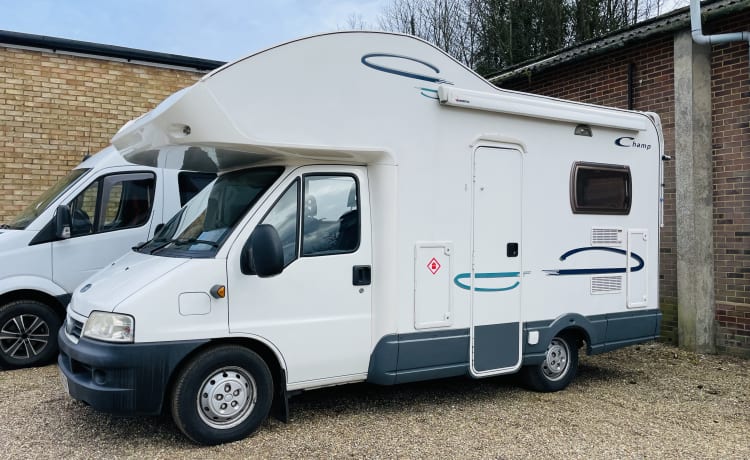 Luna – 4 berth Fiat alcove from 2004