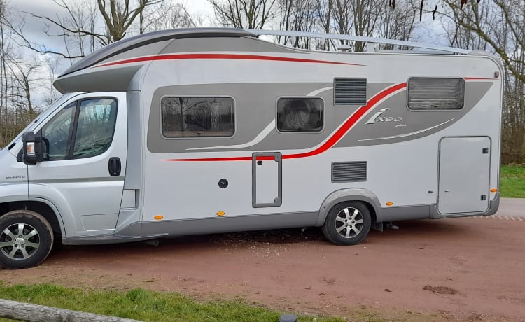 Luxe camper 4 personen automaat.