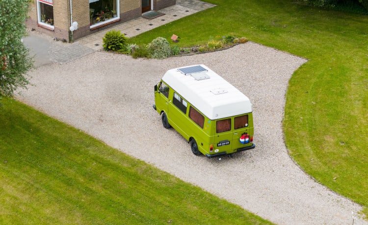 Manfred – VW LT28 - Op avontuur met onze sfeervolle 2p camperbus uit 1976!