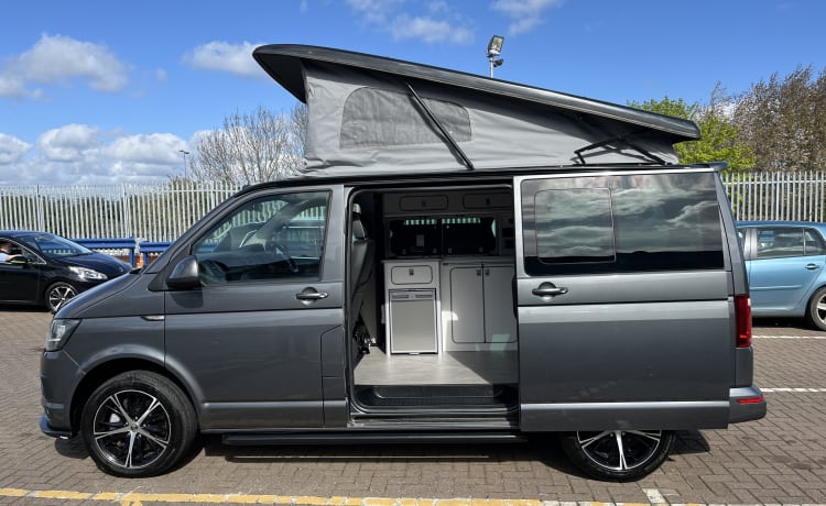 Pixie – 4 berth Volkswagen campervan from 2016