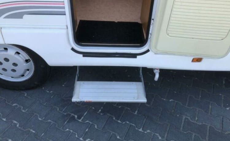 Wonderfully complete and manoeuvrable Fiat Ducato camper 