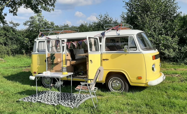 John Lemon – 6p Volkswagen bus uit 1984