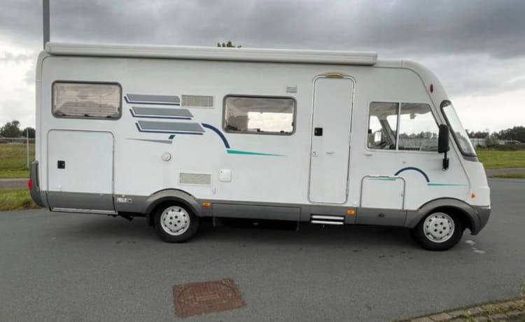 6p Hymer integrated uit 2004