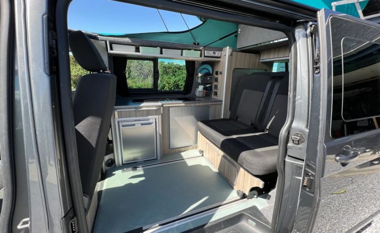 4-persoons automatische camper van 2020