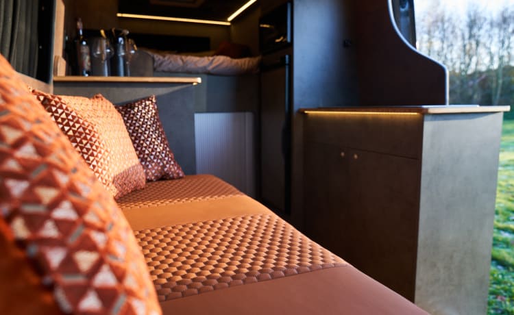 THUNDER – Stunning 2022 Luxury VW Crafter sleeps 4 - Liverpool