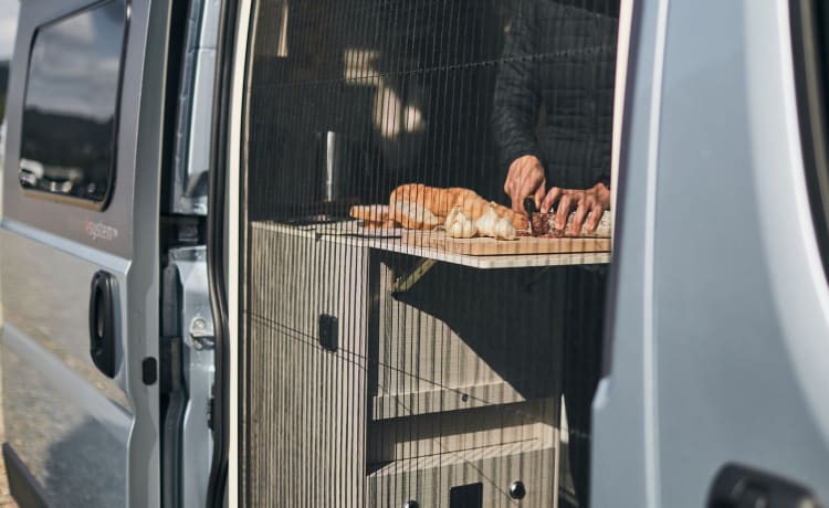 Tourne 6.4 – Camping-car Bus neuf à louer Peugeot Boxer