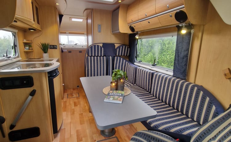 Huisje op wielen – Beautiful spacious integral camper