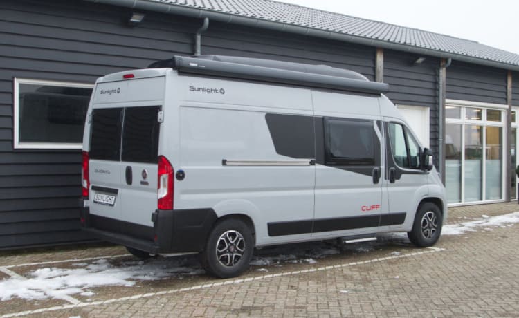 Camping-car Sunlight Bus Automatique à partir de 2023, 4 personnes