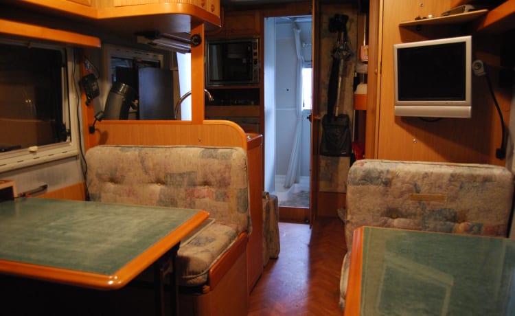 Freedom – Large family motorhome - Mobilvetta Euroyacht 175.