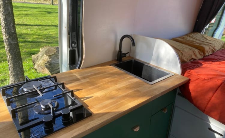 Off-Grid Bus Camper Volkswagen Crafter VW