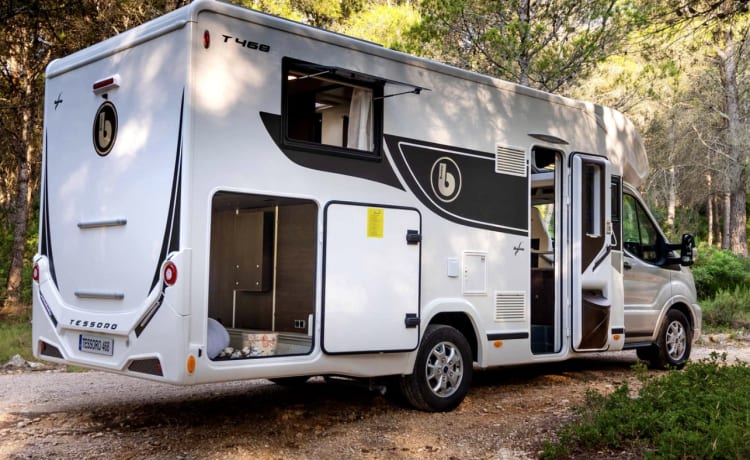 8. Bali – Luxe camper Benimar Tessoro 468 Northautokapp