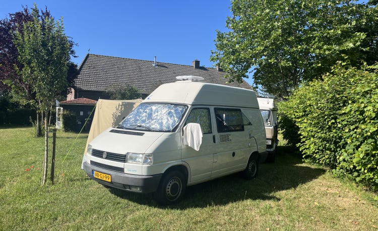 Blanca – Blanca the campercan (2p Volkswagen campervan from 1994)