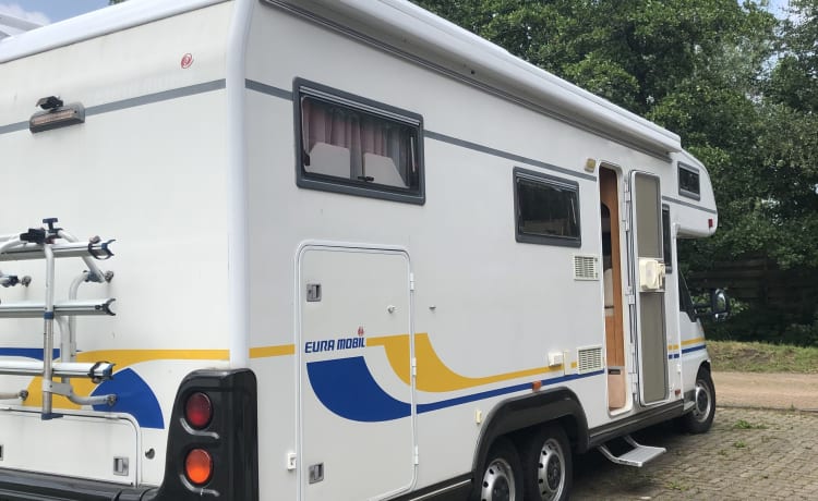 Unieke 8 pers. camper met XXXL garage op C rijbijwijs