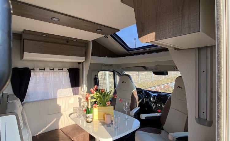 Paris – Wohnmobil Mooveo TEI 70EBH mit Hubbett