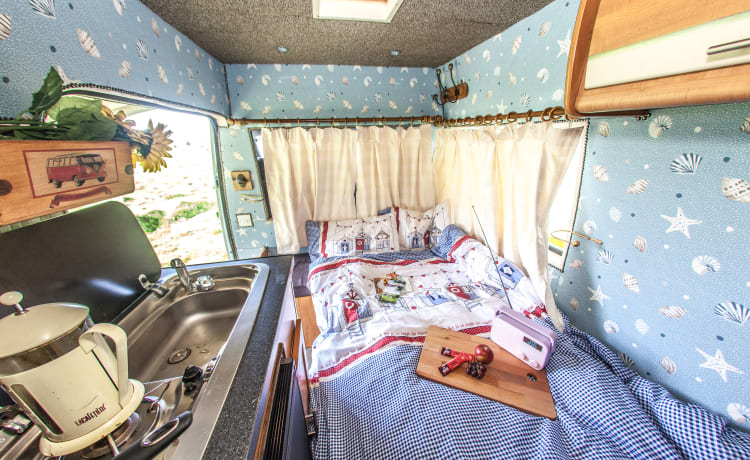 Maureen – Superbe hors réseau - Retro Camper auto-construit