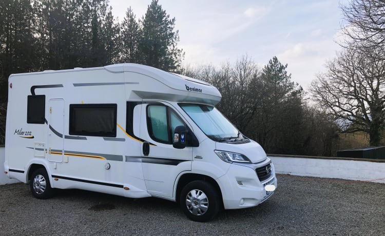 Beni – Drive and enjoy, in our comfy and compact motorhome.