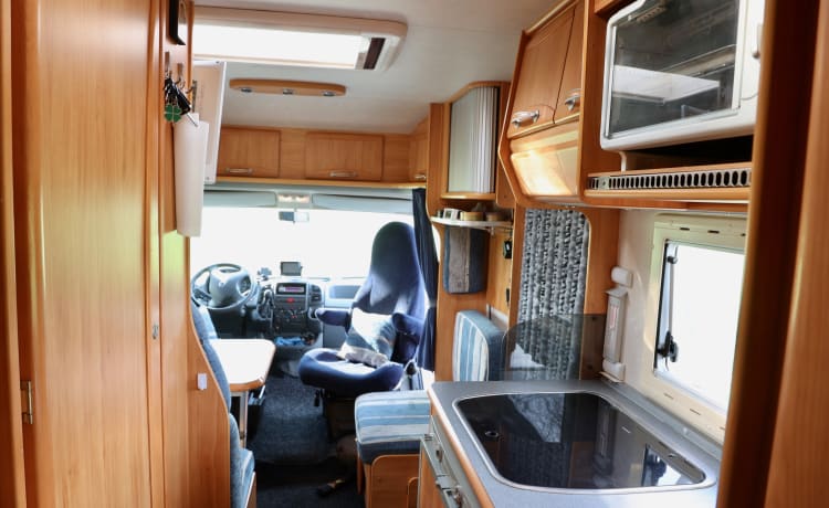 3p Adria Mobil - ruime camper met lengte bed 