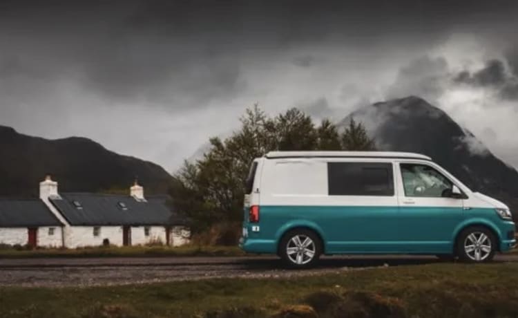 Tilly – Rox Campers – *Inklusive Versicherung* Luxus-Wohnmobil VW T6 mit 4 Schlafplätzen