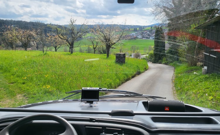 Camping-car intégral Fiat soigné et chaleureux, 4p