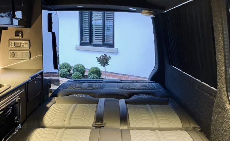 Amotra – Camper Volkswagen 4 posti letto del 2016