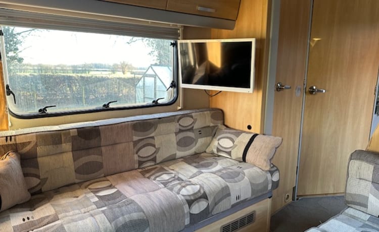 5 berth Ace Adventurer 635EK