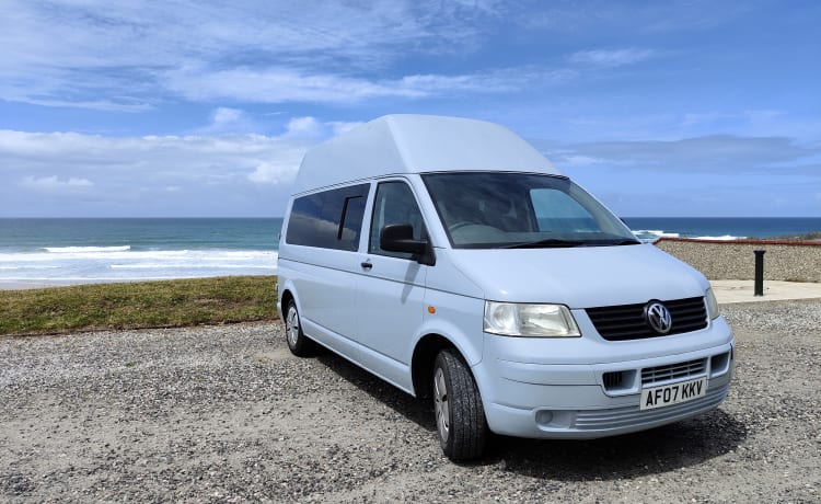 2 berth Volkswagen bus from 2007