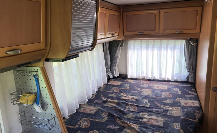 Camper ideale per famiglie Hymer B574, aria condizionata, letto fisso e letto basculante 5 pers, 2.8 Turbo