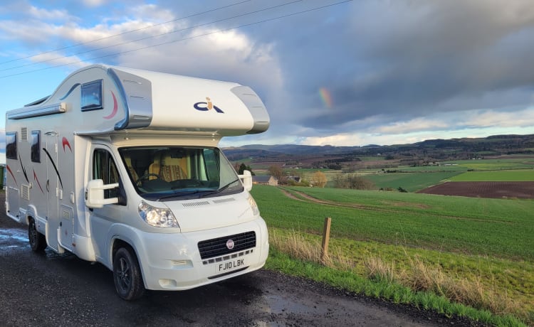 Marta – Familie Fiat Carioca 706 6Berth/6Belt Camperverhuur