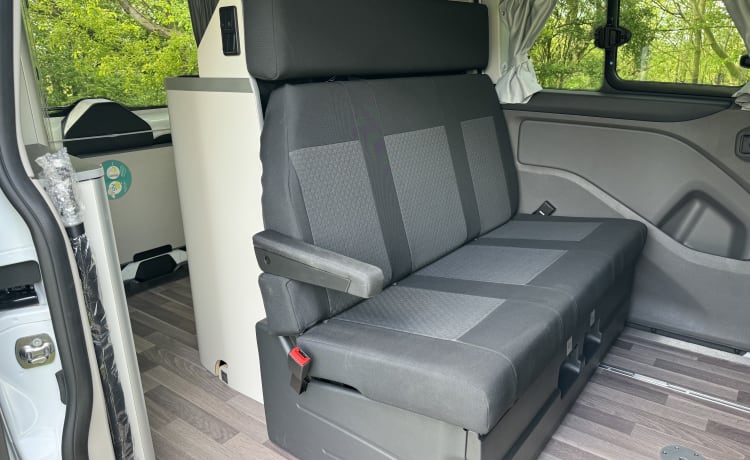 Henry – 4 berth Ford campervan from 2022