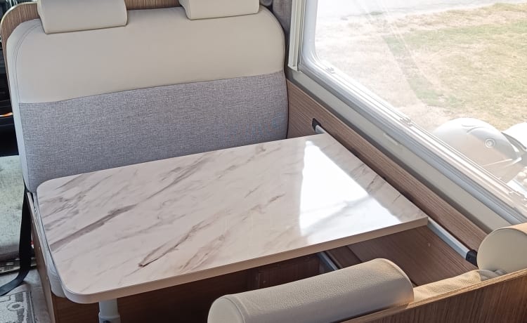 Rupelcamper – 6p Carado alcove from 2019