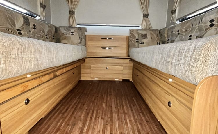 Querida  – 4 Birth Peugeot Boxer Motorhome 