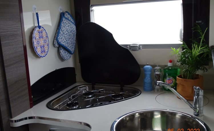 Poseidon – Lovely large 4 person camper - McLouis luxury version.