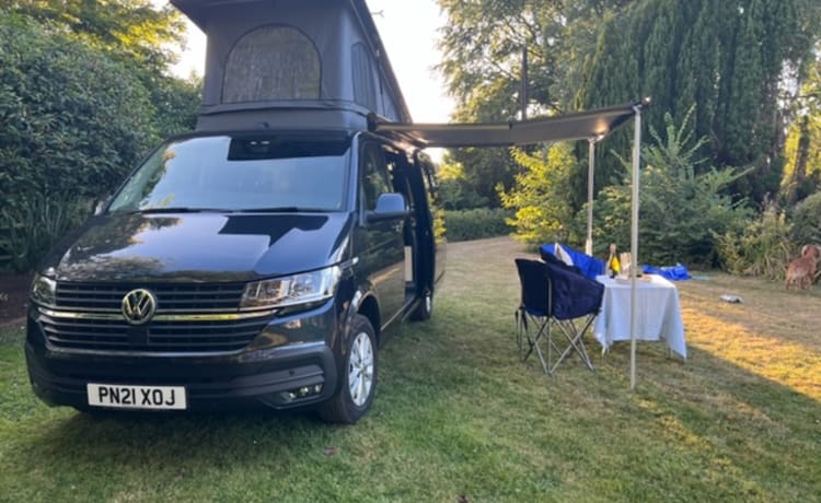 Georgie – ⭐️ GLOEDNIEUWE CONVERSIE ⭐️ OFF GRID VW LUXURY CAMPER