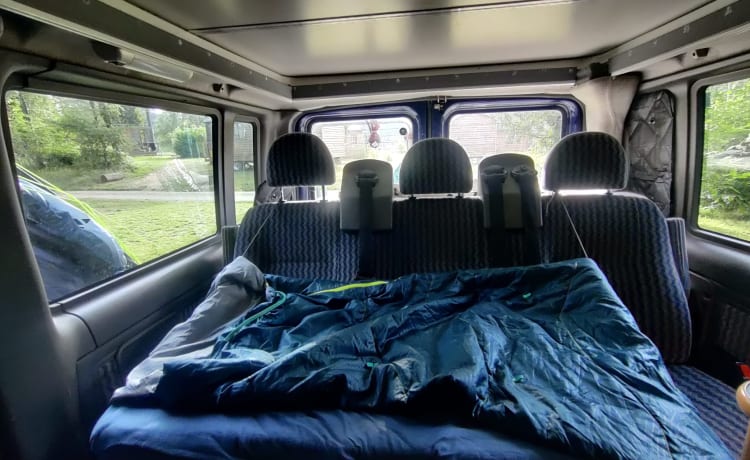 Camping-car Ford 4p de 2002, spécialement pour les petits enfants