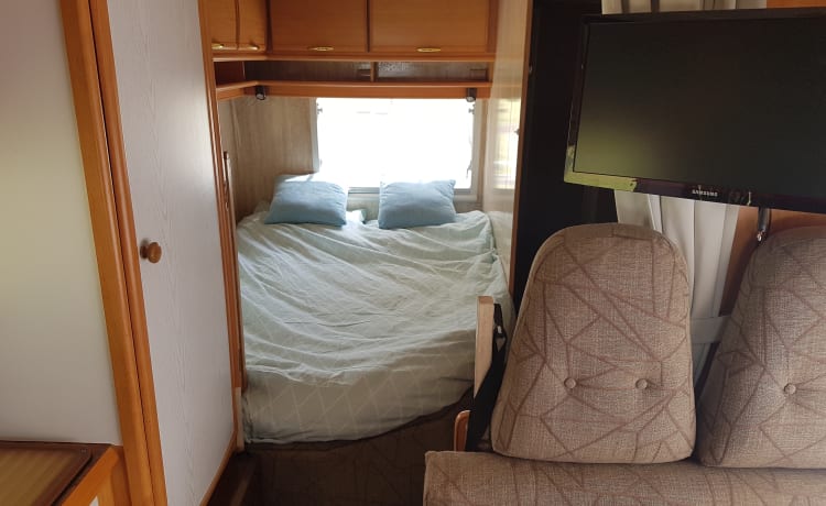 Ampio camper per famiglie con letto fisso!