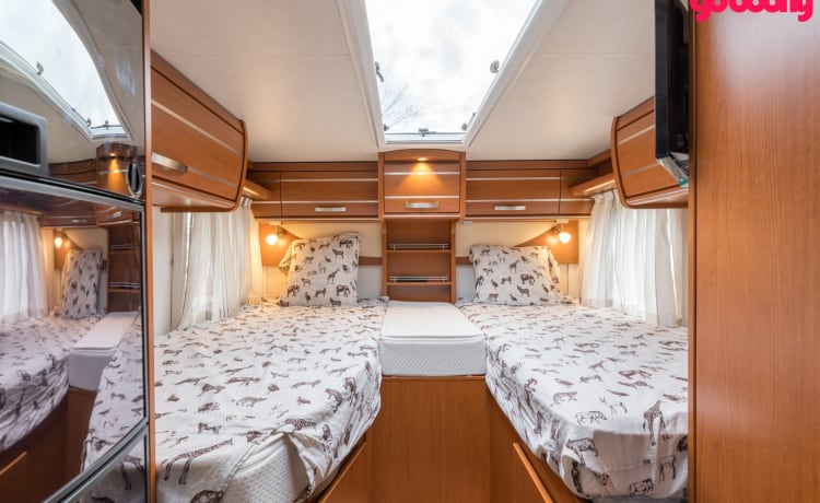 Liedje – Zeer LUXE Hymer Exsis-i met 2x AIRCO