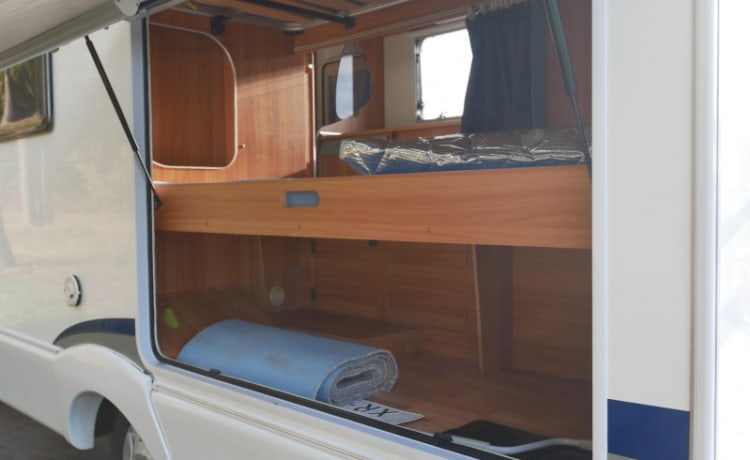 Camper familiare per 6 persone, alcova, Joint Euroliner