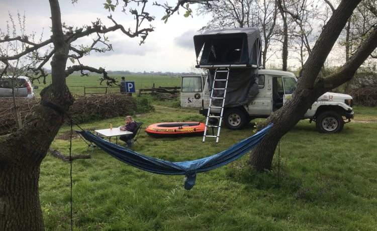 Incrociatore da campeggio unico 4x4 con tenda sul tetto