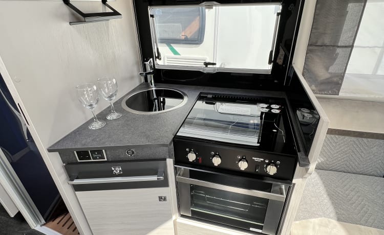 Duke – Chausson 2021 788 4-5 nascite con camera da letto privata ad isola e ampio garage