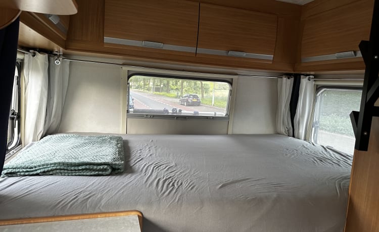 Camping-car confortable et complet pour 5 personnes