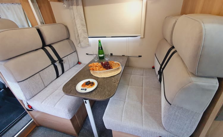 Luxurious 6 berth motorhome