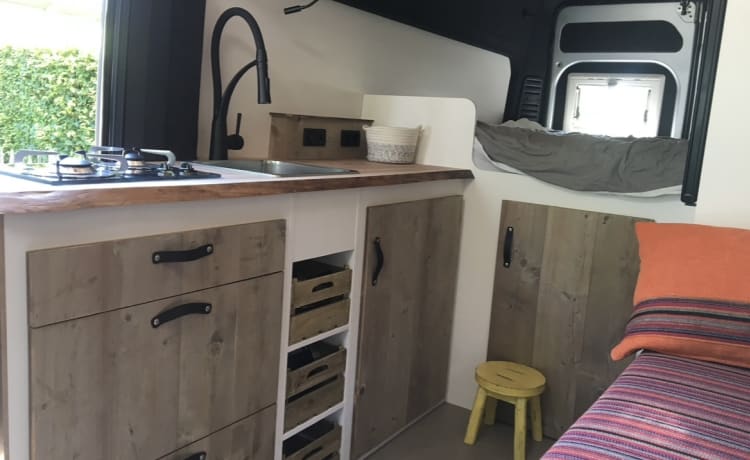 le Bus – Super camper 4 persoons