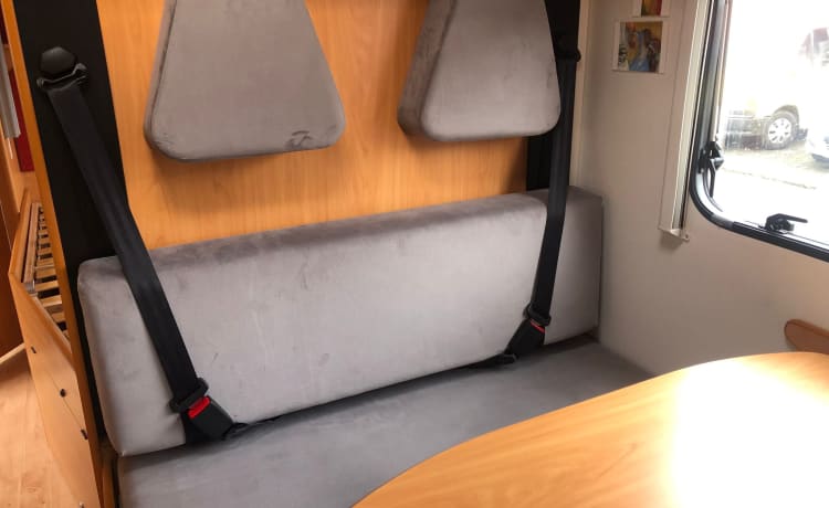 Camper Coby – 6p Bergland Alcove from 2010, especially for tall people!