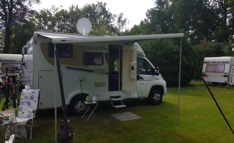 Onze Camper 2/3p Carado T132 Half-Integraal 