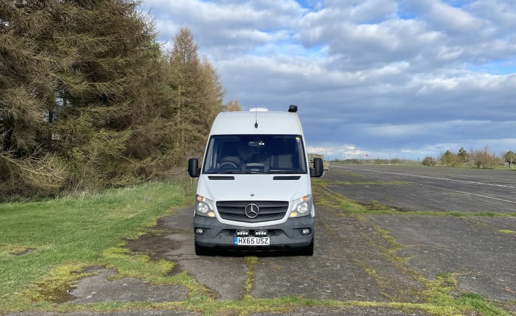 Sally – Sprinter Camper mit 2+1 Schlafplätzen